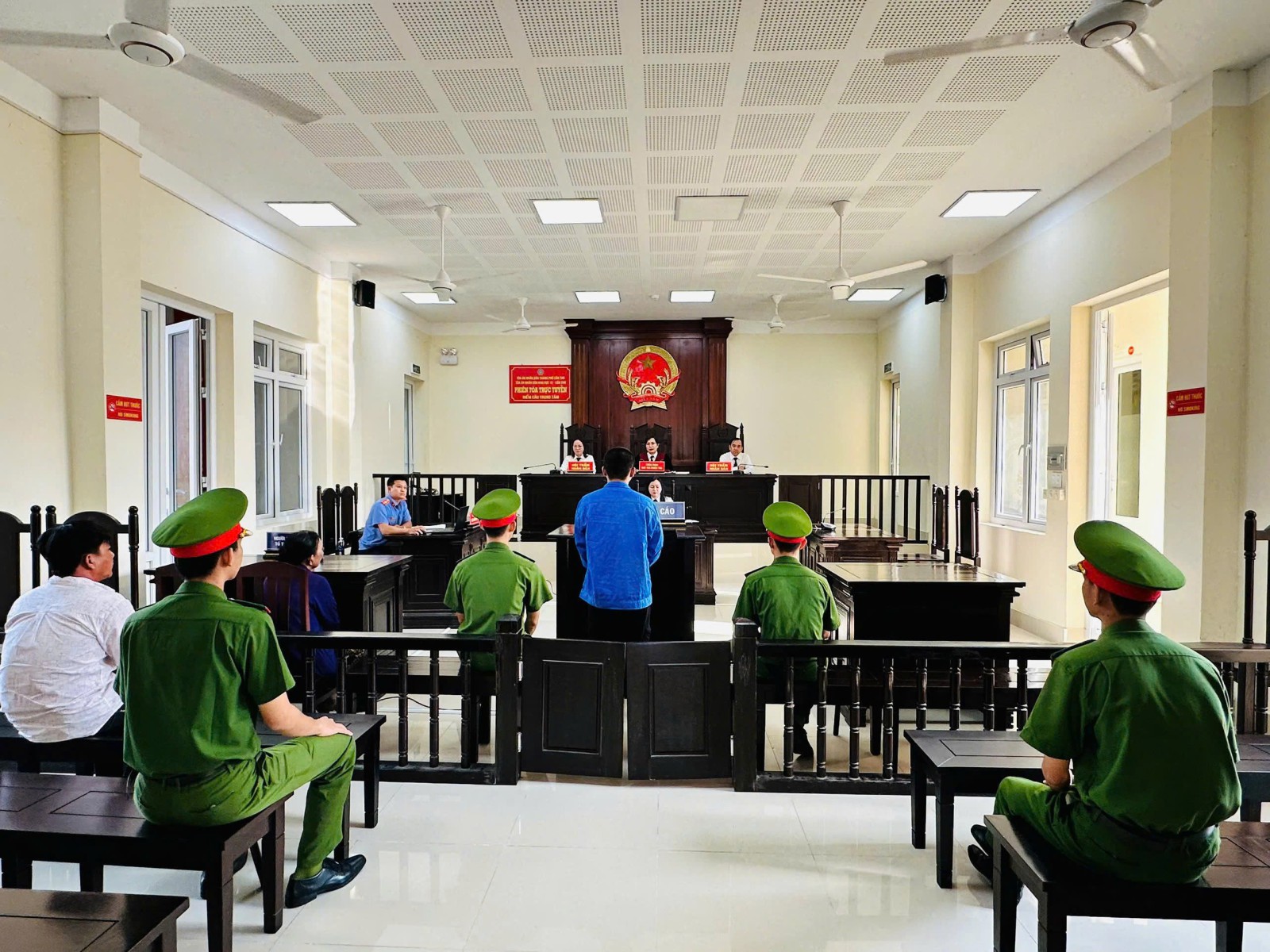 VKSND Khu vực 12 - Cần Thơ:  Nhận tiền bảo hiểm thất nghiệp, lao vào ma túy và cái giá 3 năm tù