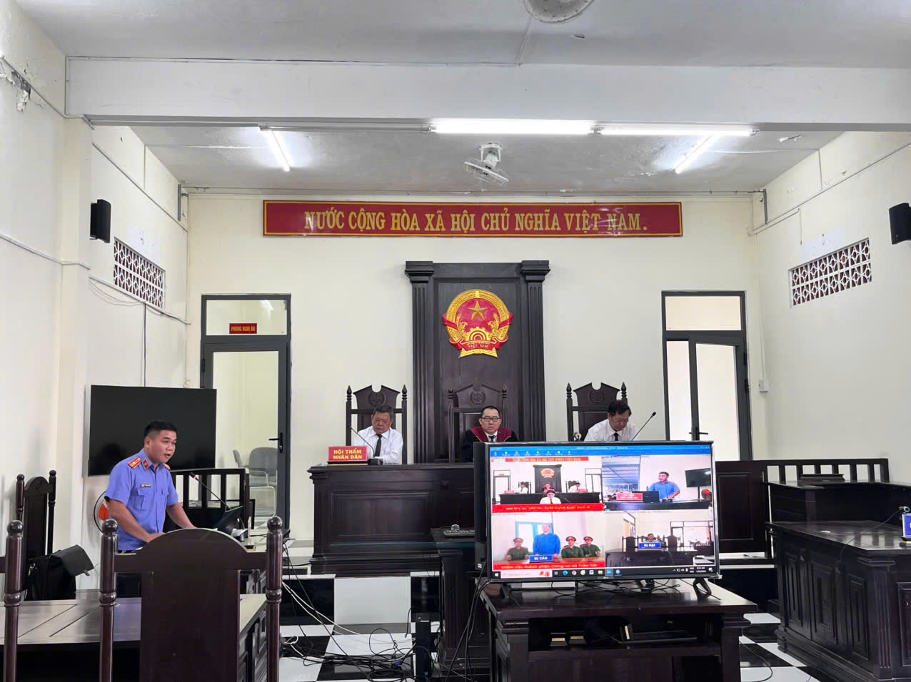 VKSND Khu vực 9 - Cần Thơ phối hợp xét xử rút kinh nghiệm trực tuyến vụ án “Tổ chức sử dụng trái phép chất ma tuý” và “Cố ý gây thương tích”