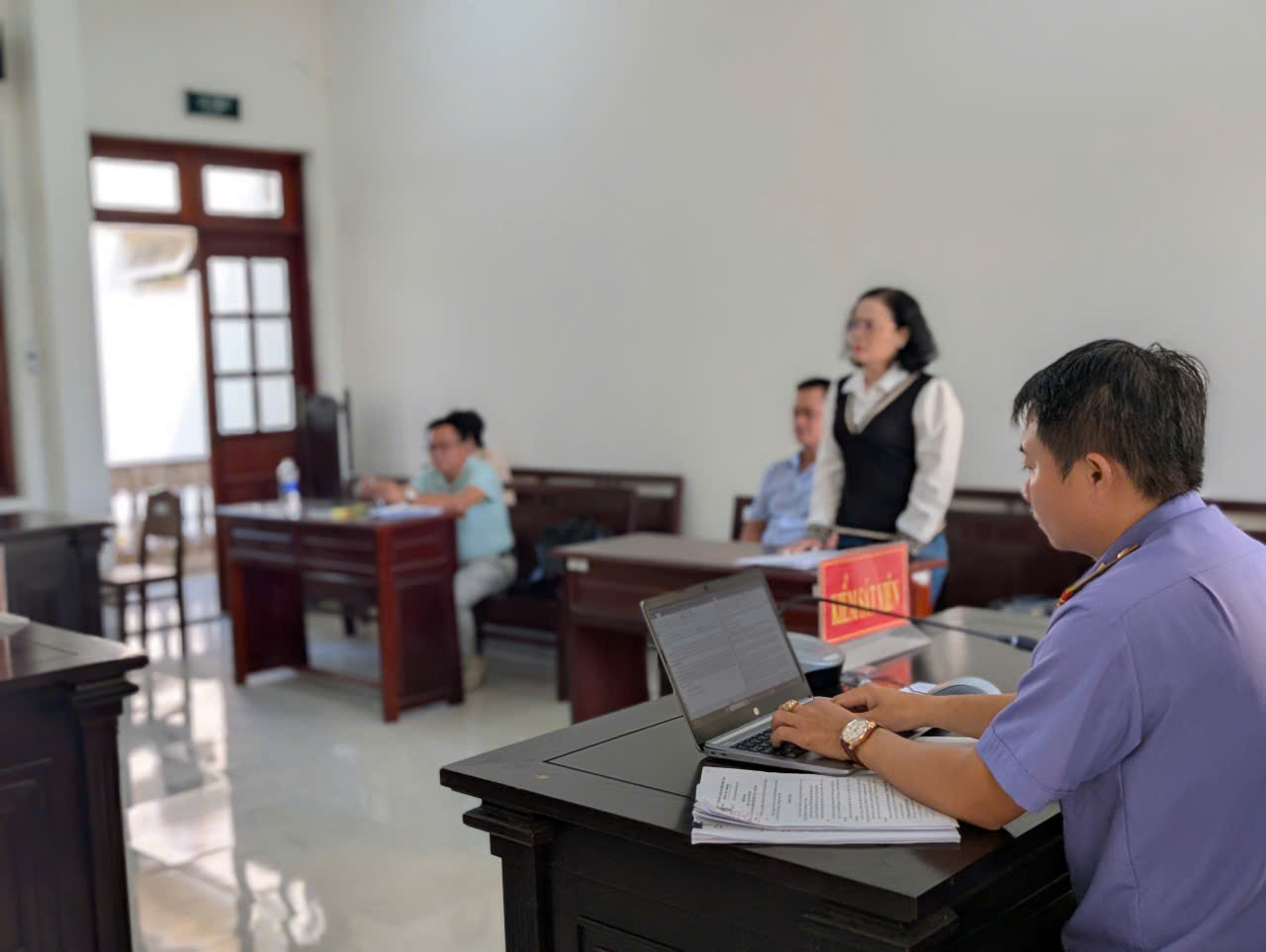 VKSND Khu vực 4 - Cần Thơ phối hợp tổ chức phiên toà xét xử rút kinh nghiệm vụ án dân sự và kinh doanh thương mại