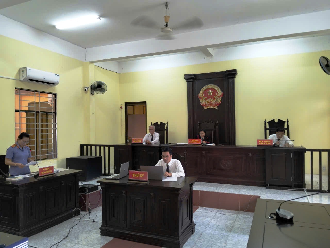 VKSND Khu vực 14 - Cần Thơ: Xét xử nghiêm bị cáo buôn bán hàng giả