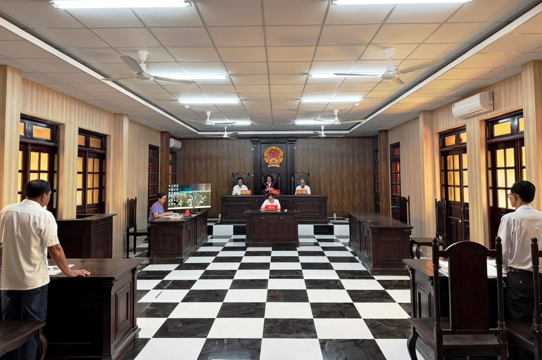 VKSND Khu vực 8 - Cần Thơ tổ chức phiên tòa rút kinh nghiệm “Tranh chấp hợp đồng vay tài sản”