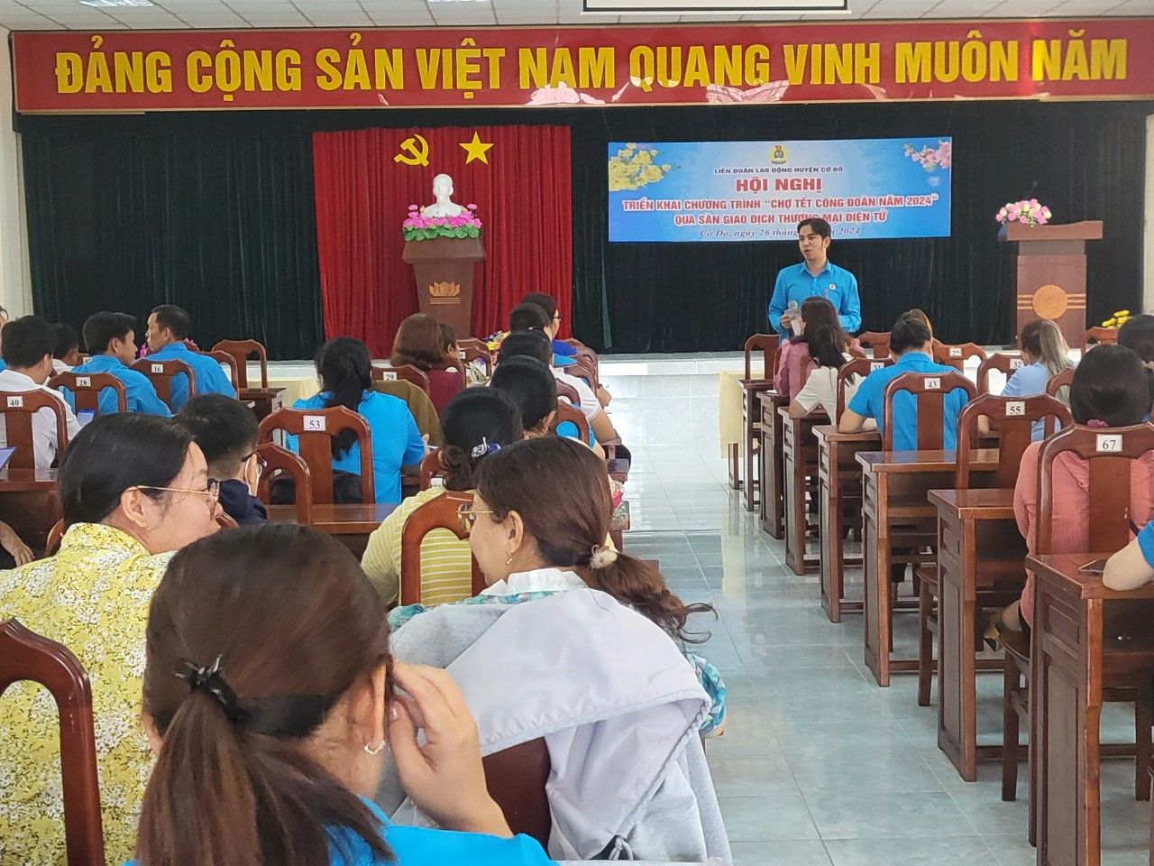 Liên đoàn Lao động huyện Cờ Đỏ tổ chức Hội nghị triển khai Chương trình “Chợ tết công đoàn năm 2024” qua sàn giao dịch thương mại điện tử.