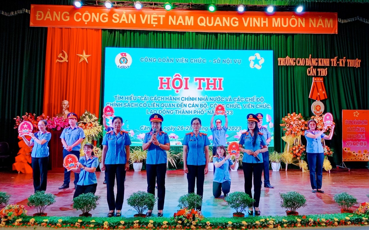 Tin ảnh: Công đoàn cơ sở VKSND thành phố Cần Thơ tham gia Hội thi cải cách hành chính năm 2023