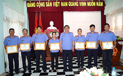 Viện kiểm sát nhân dân thành phố Cần Thơ tổ chức Hội nghị Cán bộ công chức năm 2017.