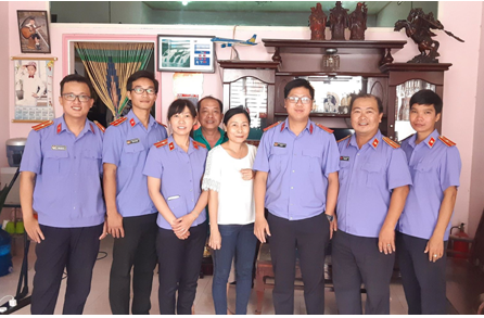 Thăm hỏi, tặng quà gia đình liệt sỹ nhân kỷ niệm 71 năm Ngày Thương binh - Liệt sĩ