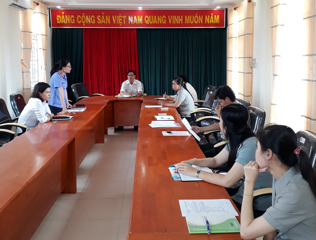 Cờ Đỏ: Công bố Quyết định trực tiếp kiểm sát hoạt động thi hành án dân sự tại Chi cục thi hành án dân sự huyện