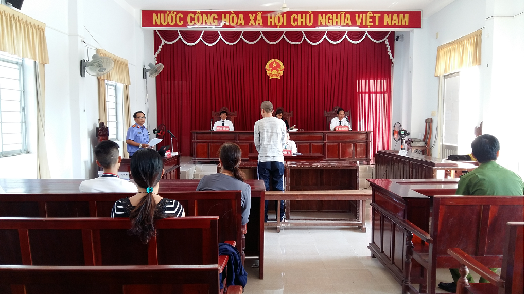 VKSND huyện Vĩnh Thạnh xét xử rút kinh nghiệm án hình sự về tội “Trộm cắp tài sản”.