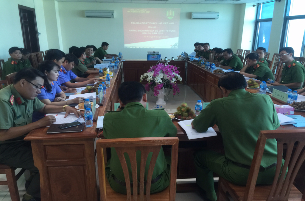 Tuổi trẻ VKSND thành phố Cần Thơ  tích cực hưởng ứng Ngày Pháp luật Việt Nam