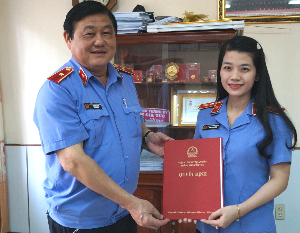 Lễ công bố và trao quyết định bổ nhiệm chức vụ Phó Trưởng phòng Tổ chức cán bộ