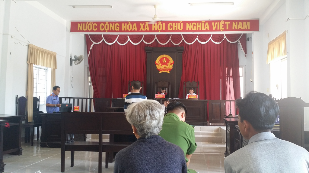 Giao cấu với người chưa thành niên… lãnh án tù