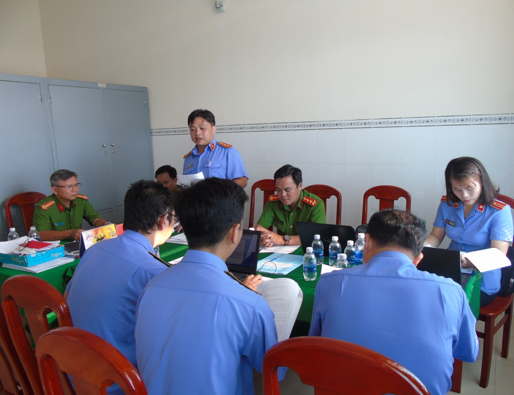 Kiểm sát trực tiếp toàn diện Nhà tạm giữ, Công an huyện Cờ Đỏ