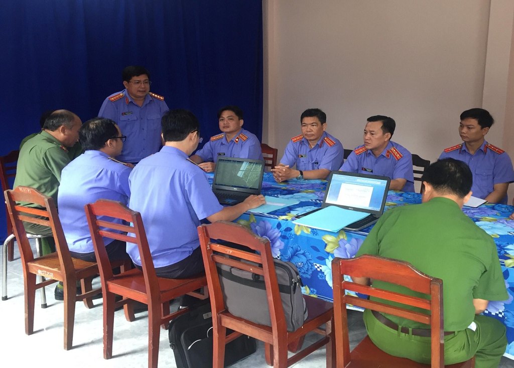 Kiểm sát trực tiếp toàn diện Nhà tạm giữ, Công an huyện Vĩnh Thạnh