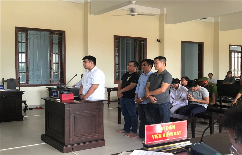 Võ Văn Tám cùng đồng bọn phạm tội “Cướp tài sản”.