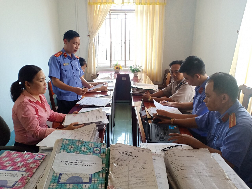 Trực tiếp kiểm sát Cơ quan Thi hành án dân sự huyện Vĩnh Thạnh