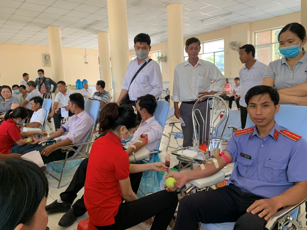 Hiến máu cứu người trong thời gian phòng, chống dịch vi rút Corona