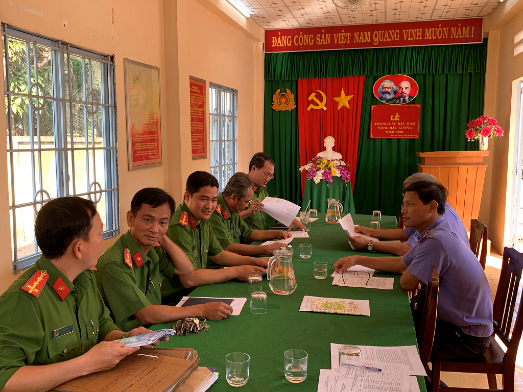 Trực tiếp kiểm sát tại Nhà tạm giữ Công an huyện Thới Lai