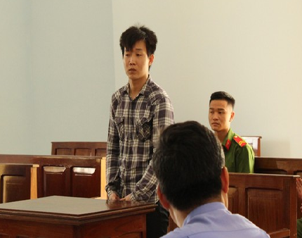 “Yêu” bạn gái nhí nhiều lần, lãnh 10 năm tù.