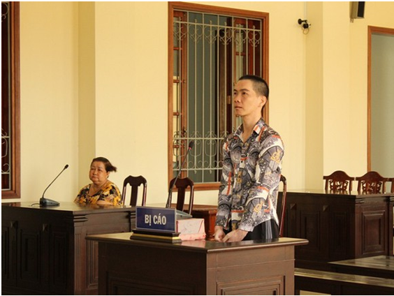 Chỉ vì chiếc loa kẹo kéo...