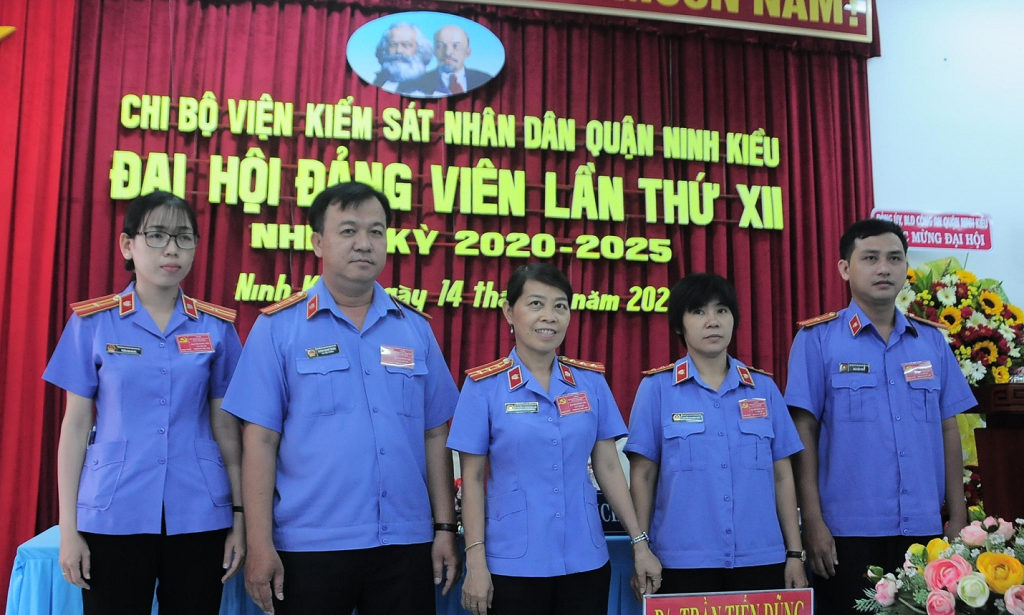 Đại hội đảng viên Chi bộ Viện kiểm sát nhân dân quận Ninh Kiều lần thứ XII, nhiệm kỳ 2020-2025 thành công tốt đẹp