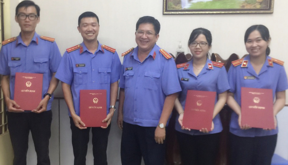 Bổ nhiệm lại chức vụ lãnh đạo, quản lý và điều động công chức Viện kiểm sát nhân dân thành phố Cần Thơ