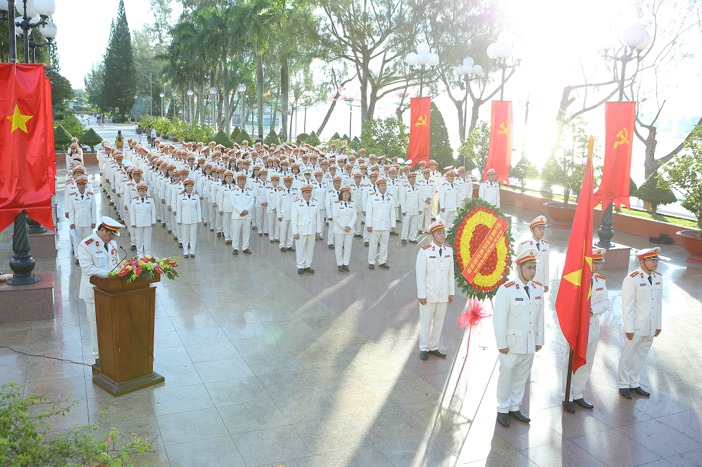Hai cấp Kiểm sát thành phố Cần Thơ long trọng tổ chức các hoạt động ý nghĩa nhân Kỷ niệm 60 năm thành lập ngành KSND
