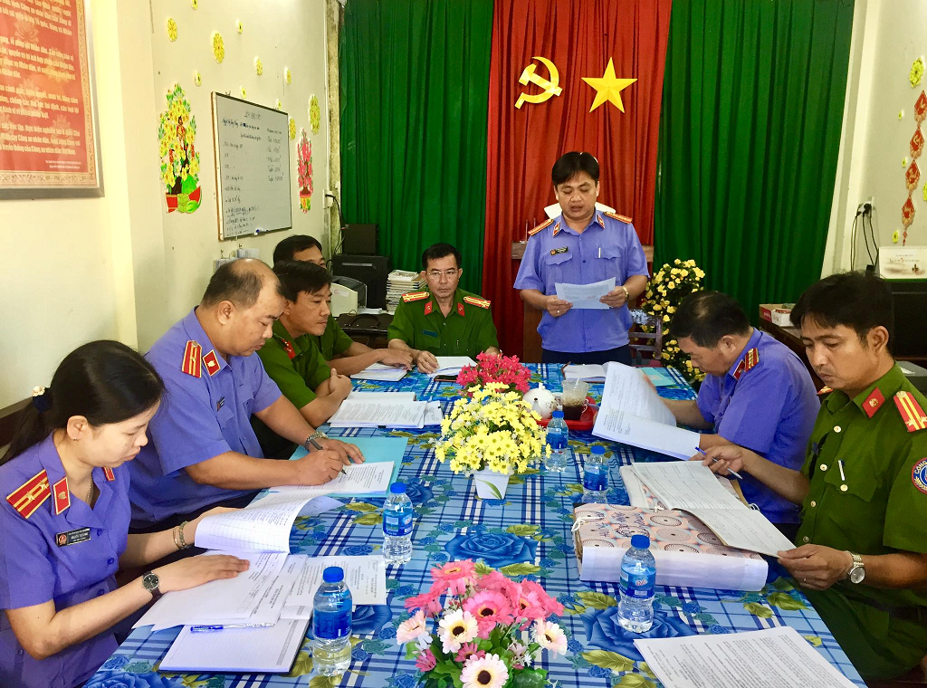 Trực tiếp kiểm sát Nhà tạm giữ Công an quận Cái Răng