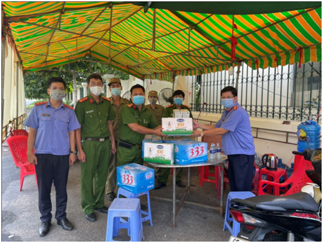 Đoàn thể Viện kiểm sát nhân dân thành phố Cần Thơ chung tay phòng chống dịch COVID-19