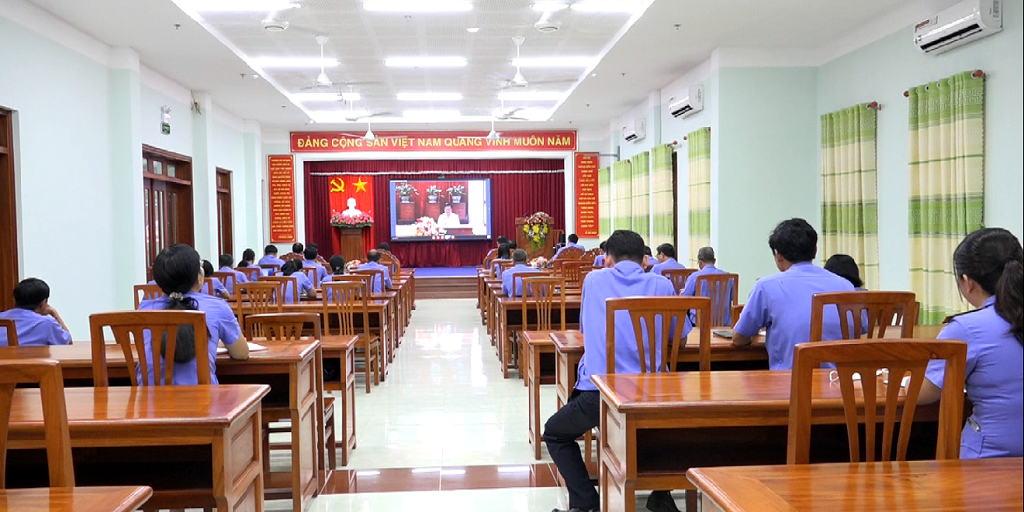 Tham dự Hội nghị trực tuyến triển khai, quán triệt các Nghị quyết, Kế hoạch, Kết luận của Trung ương