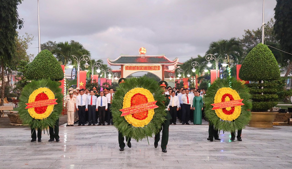 Tri ân và tưởng nhớ những anh hùng liệt sĩ đã hy sinh  vì sự nghiệp giải phóng dân tộc